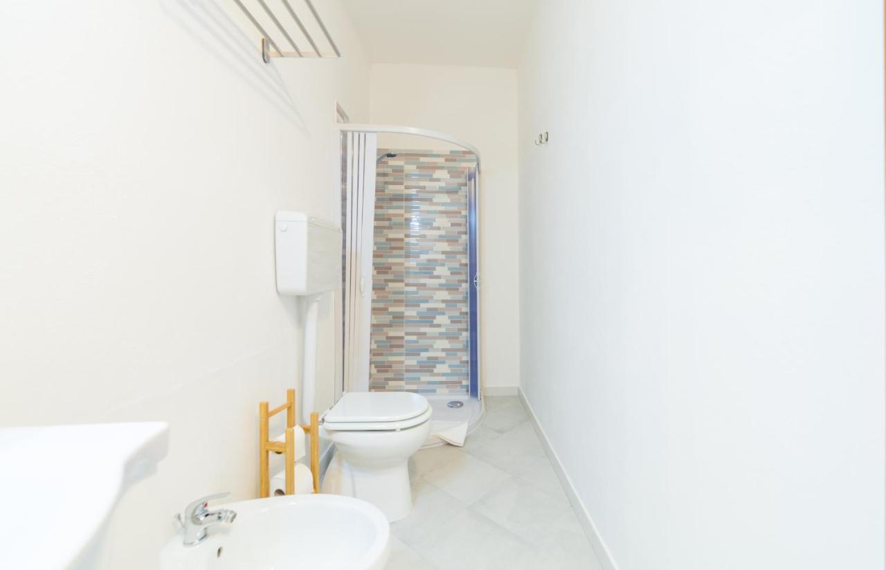 Brezza B&B Golfo Aranci Bagian luar foto