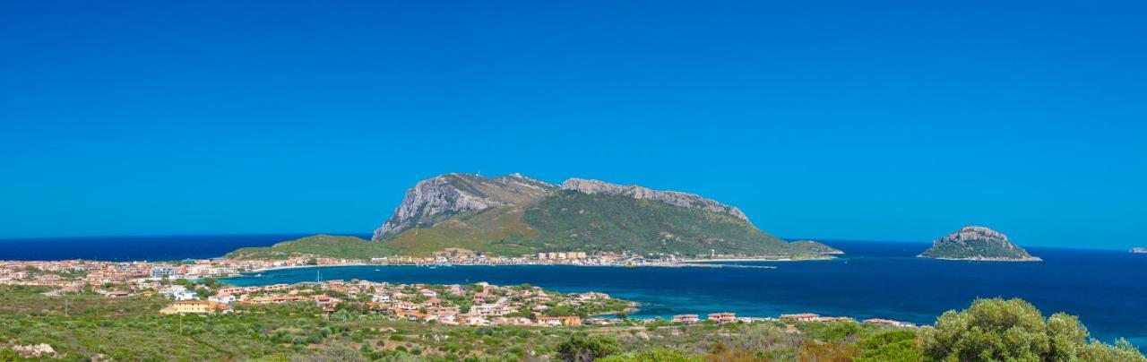 Brezza B&B Golfo Aranci Bagian luar foto