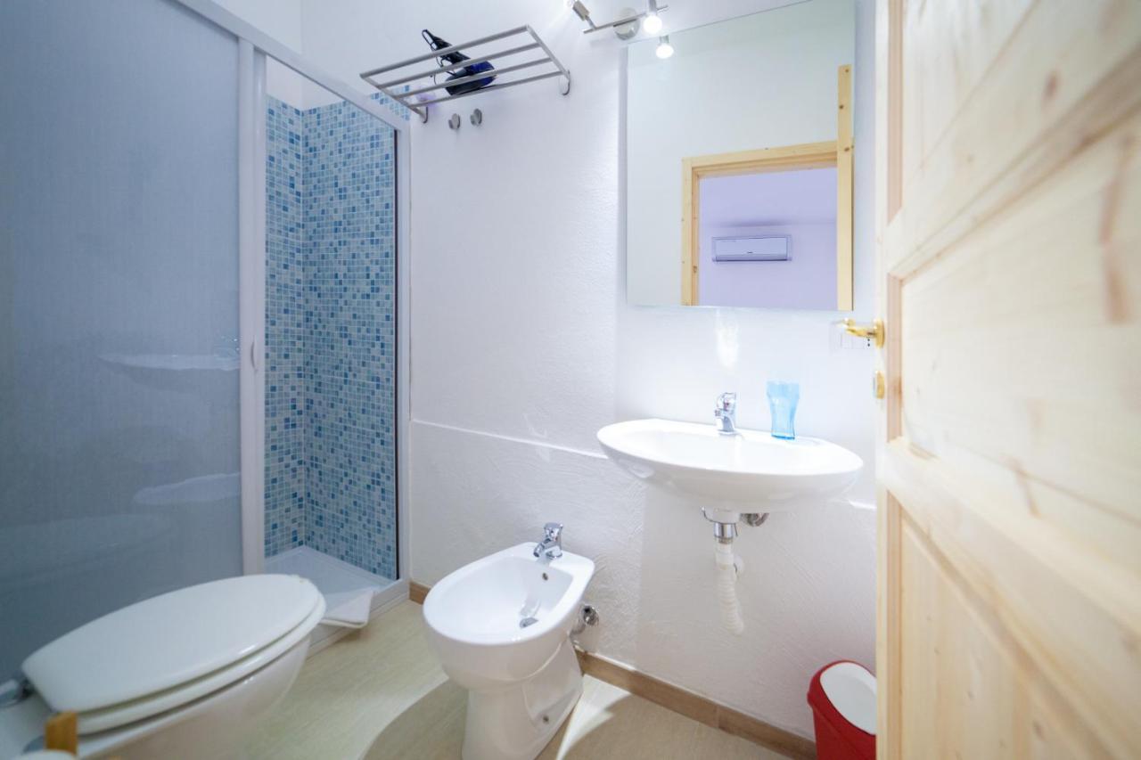 Brezza B&B Golfo Aranci Bagian luar foto