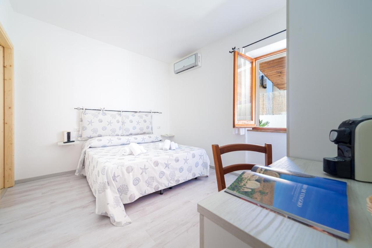 Brezza B&B Golfo Aranci Bagian luar foto