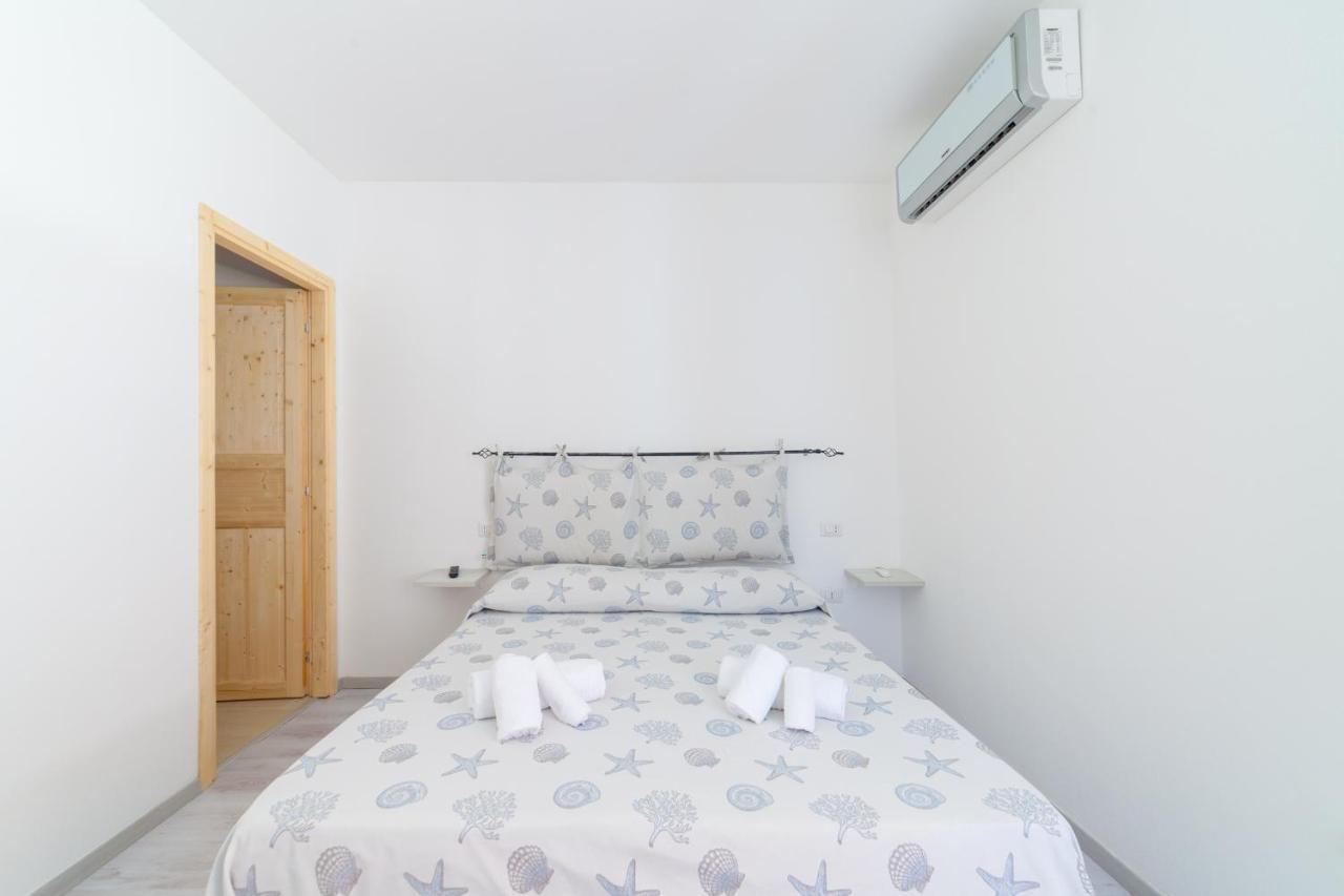 Brezza B&B Golfo Aranci Bagian luar foto