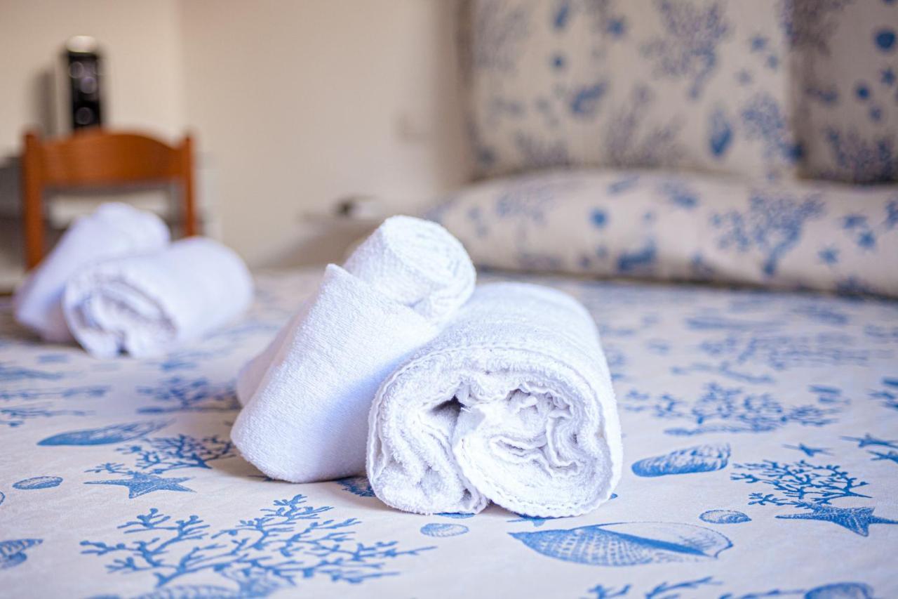 Brezza B&B Golfo Aranci Bagian luar foto
