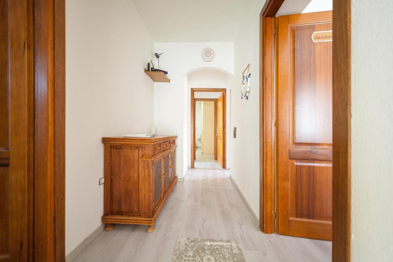 Brezza B&B Golfo Aranci Bagian luar foto