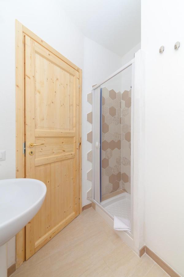 Brezza B&B Golfo Aranci Bagian luar foto