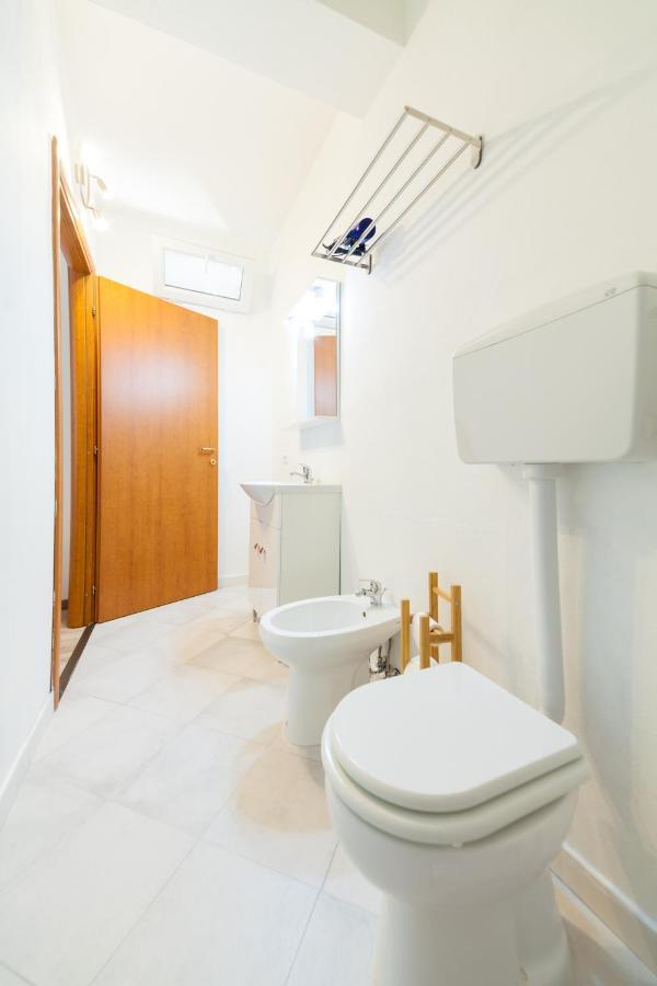 Brezza B&B Golfo Aranci Bagian luar foto