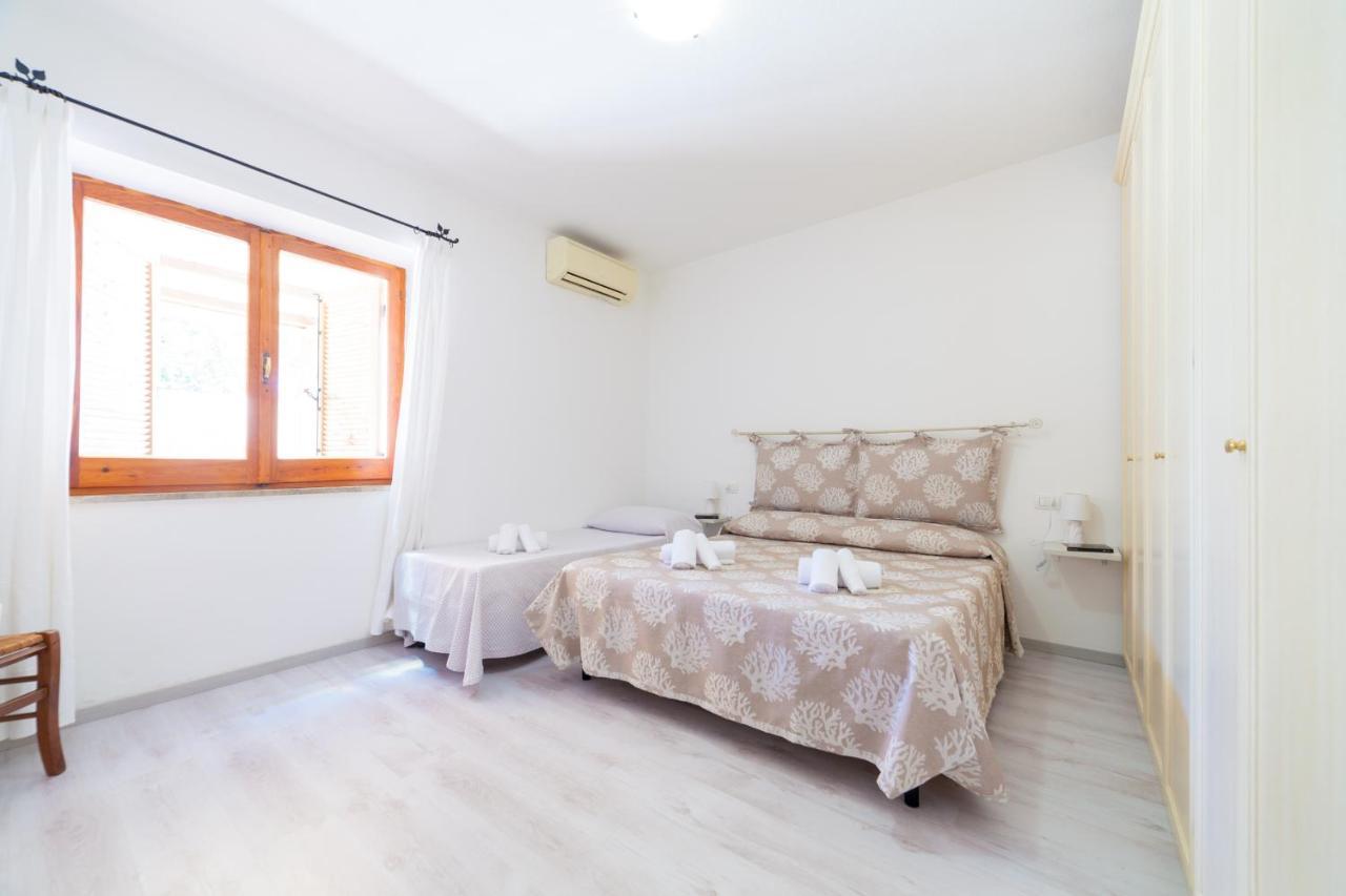 Brezza B&B Golfo Aranci Bagian luar foto