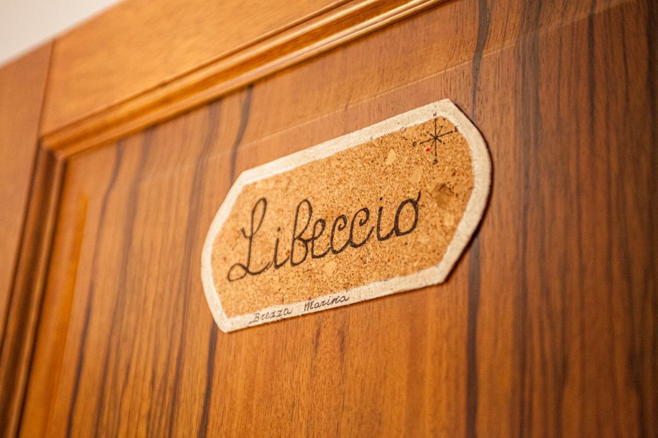 Brezza B&B Golfo Aranci Bagian luar foto