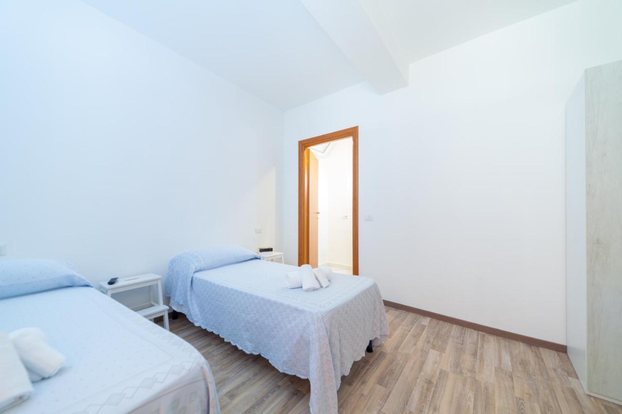 Brezza B&B Golfo Aranci Bagian luar foto