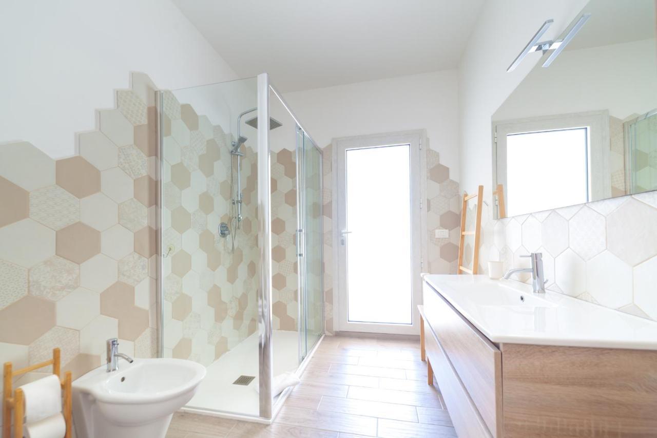 Brezza B&B Golfo Aranci Bagian luar foto