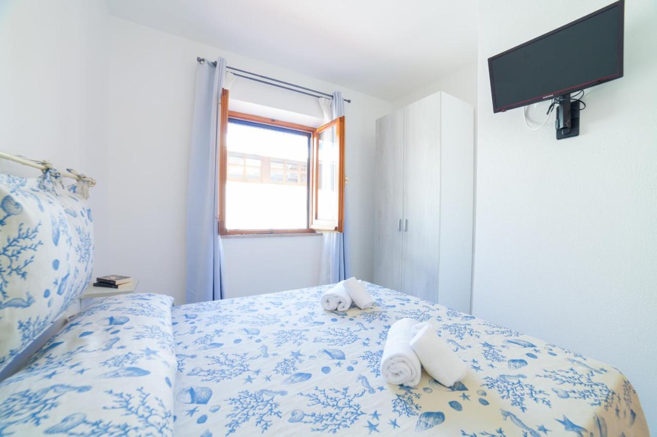 Brezza B&B Golfo Aranci Bagian luar foto