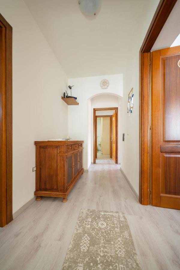 Brezza B&B Golfo Aranci Bagian luar foto
