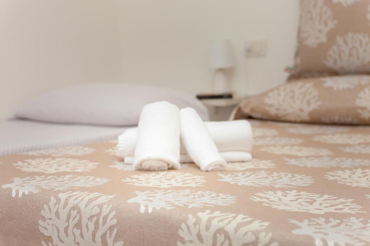 Brezza B&B Golfo Aranci Bagian luar foto