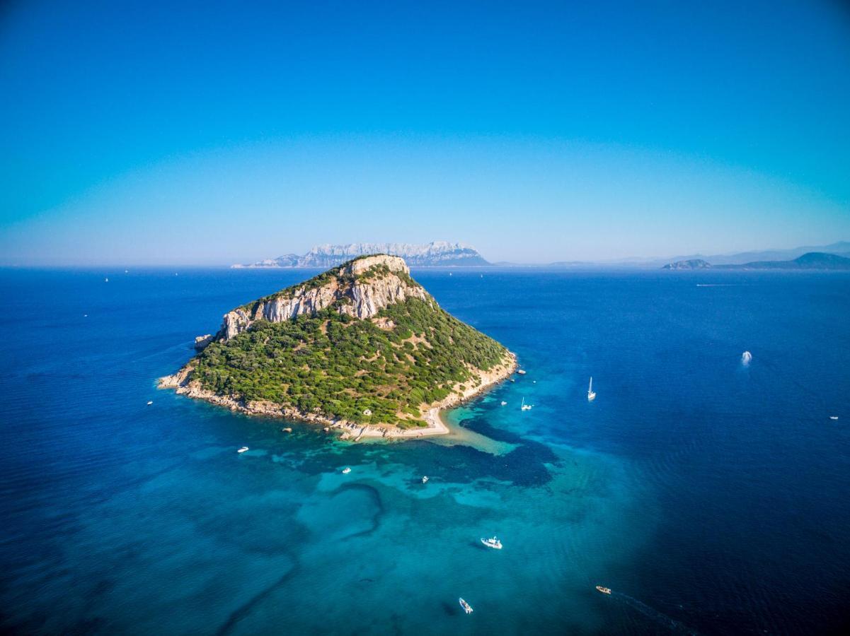 Brezza B&B Golfo Aranci Bagian luar foto