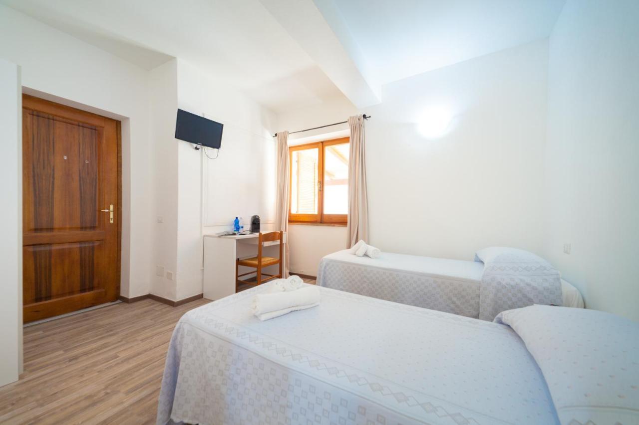 Brezza B&B Golfo Aranci Bagian luar foto