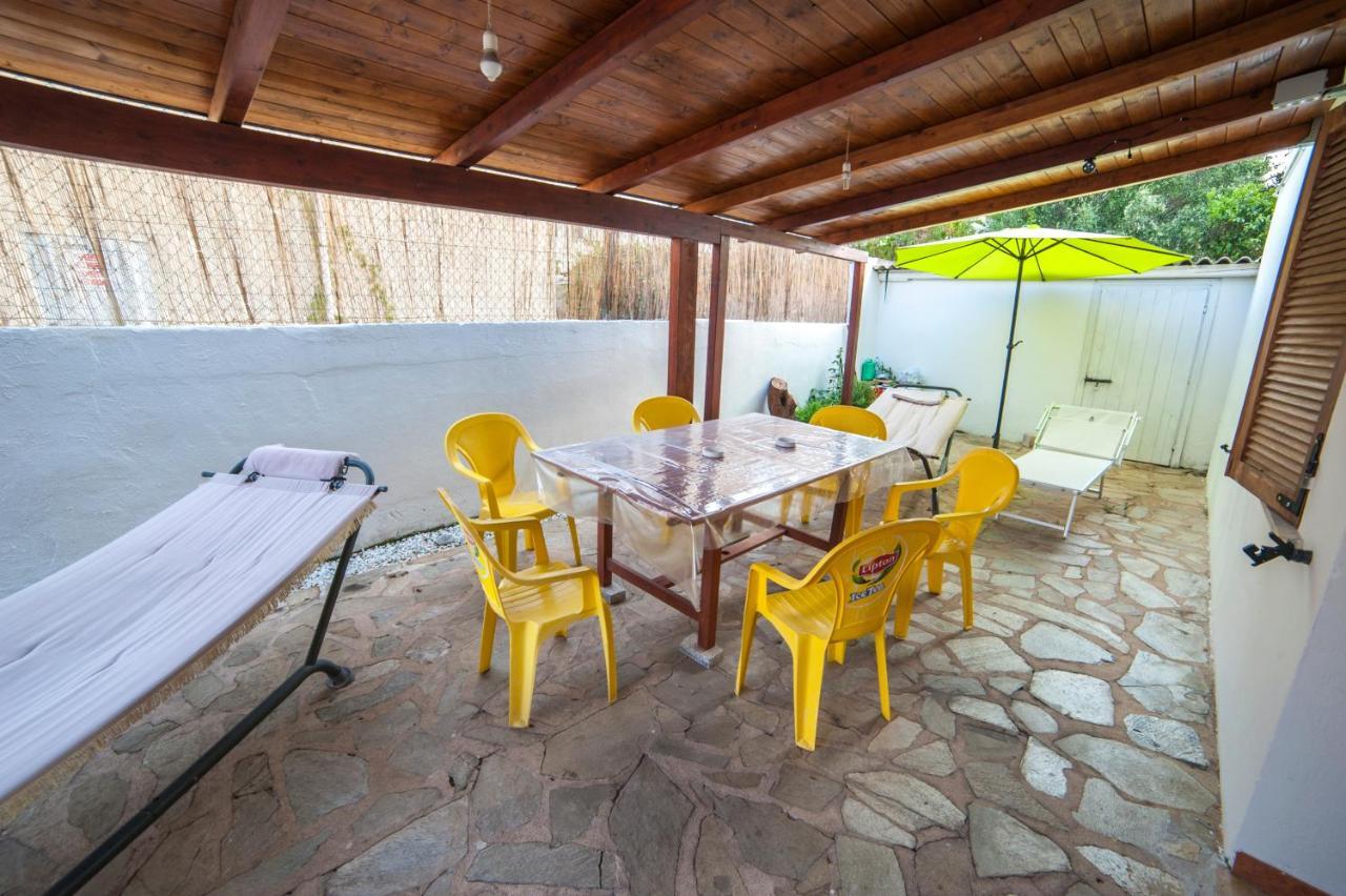 Brezza B&B Golfo Aranci Bagian luar foto